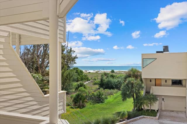 548 BEACH RD #A photo