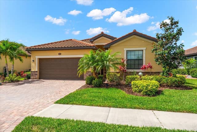 12501 CINQUETERRE DR photo
