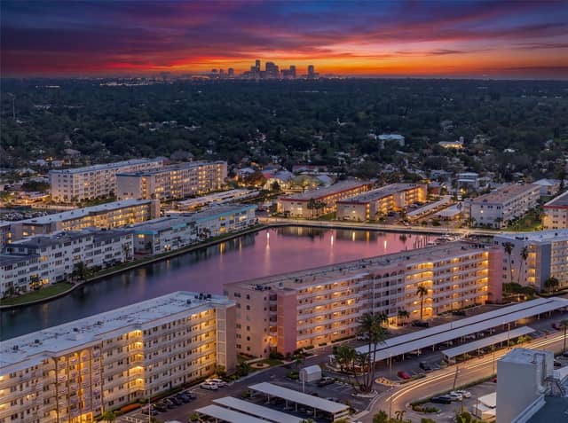 6025 SHORE BLVD S #304 photo