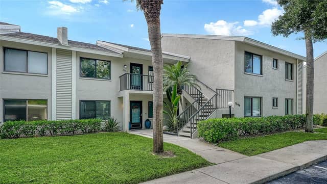 7652 EAGLE CREEK DR #7598 photo