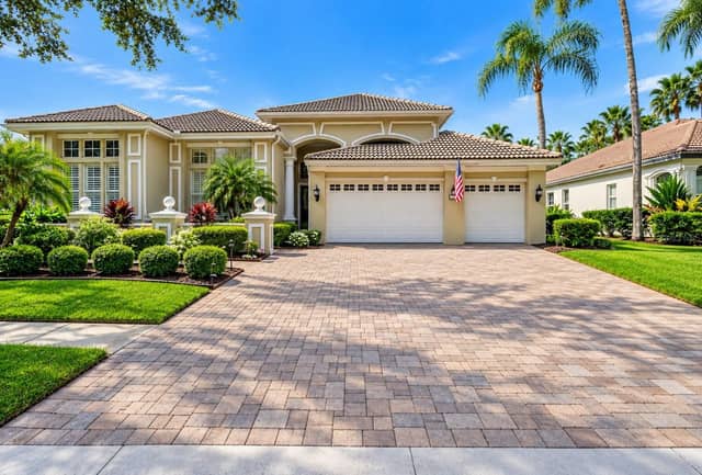 9108 WOODRIDGE RUN DR photo