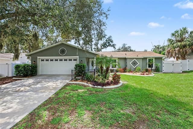 1308 OAKCREST DR photo