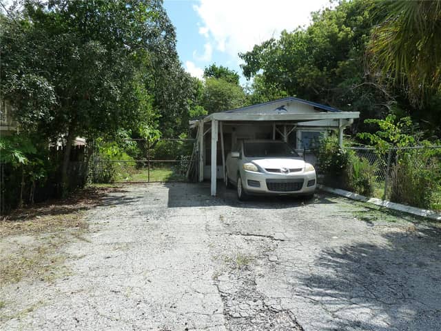 1202 LUCAS ST photo
