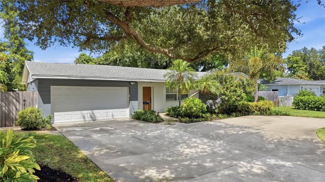 6675 COLONY DR S photo