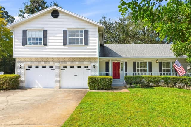 1304 TREETOP DR photo