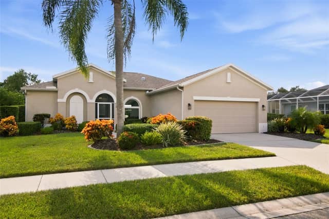 414 LONDONDERRY DR photo
