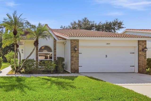 5837 GARDEN LAKES DR photo