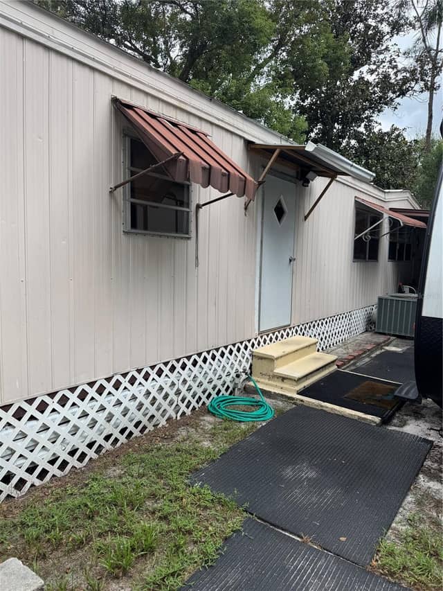 902 MONTANA AVE photo