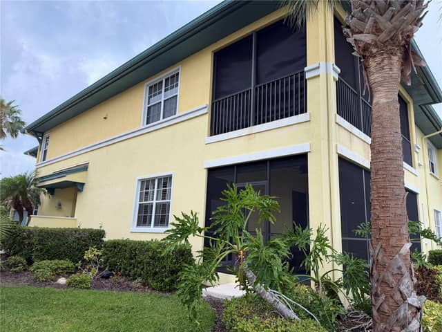 1121 RIVERSCAPE ST #1121 photo