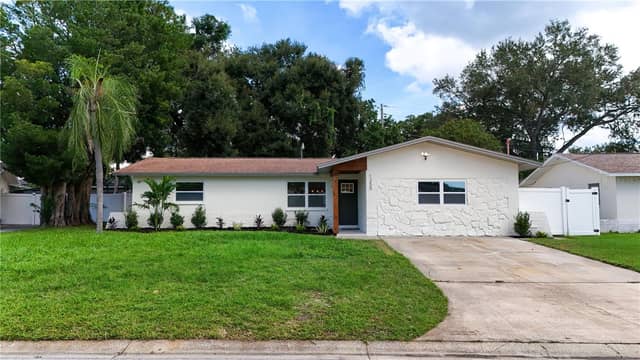 1255 E LAZY LAKE RD photo