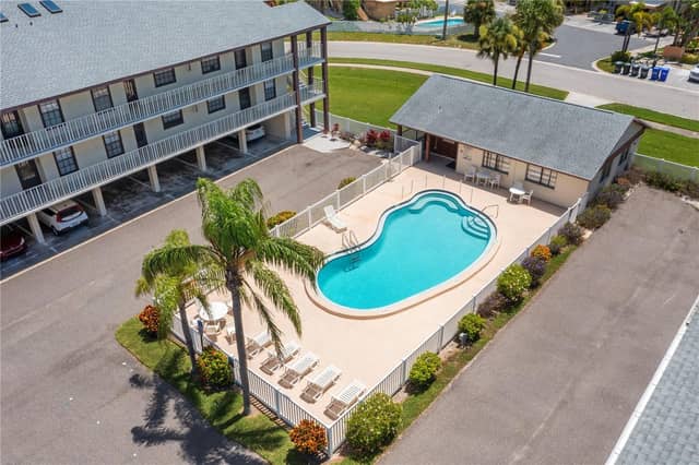 340 CAUSEWAY BLVD #104 photo