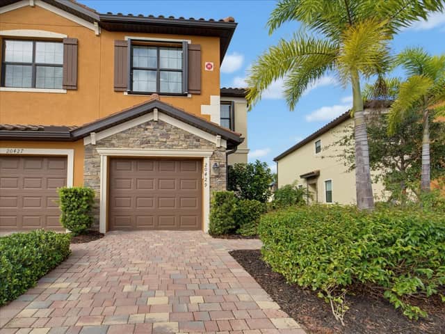 20429 LAGENTE CIR photo