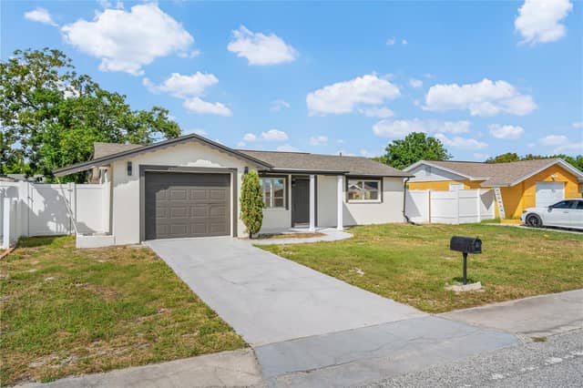 3041 HOLIDAY LAKE DR photo