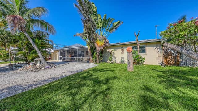 5302 LAS ROSAS photo