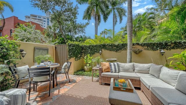 1513 OAK ST #18 photo