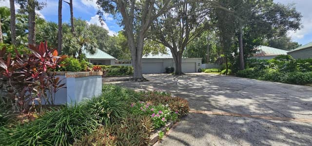 10495 LONGWOOD DR photo