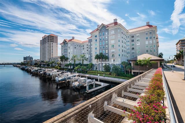 700 S HARBOUR ISLAND BLVD #825 photo