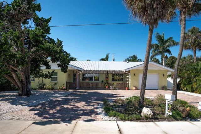 7106 PALM DR photo