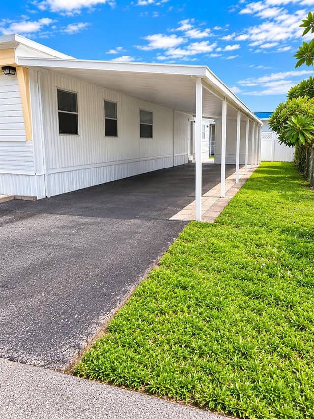 6580 SEMINOLE BLVD #519 photo