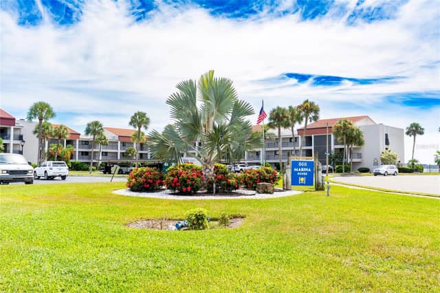 868 BAYWAY BLVD #304 photo