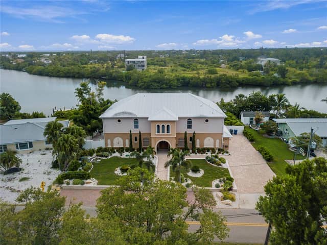 908 BAYSHORE DR photo