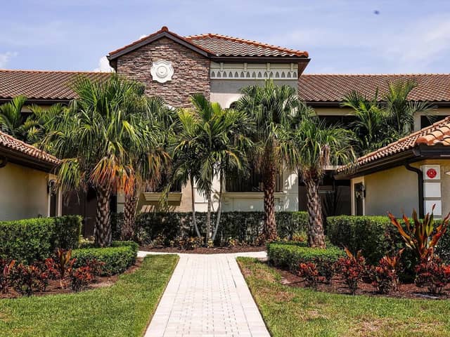 5558 PALMER CIR #101 photo
