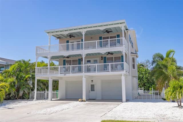 607 S BAY BLVD photo