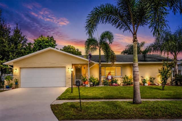 161 SUNWARD AVE photo