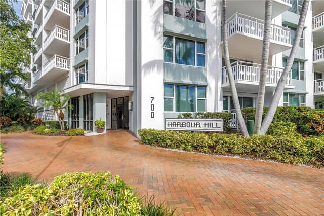 700 BEACH DR NE #201 photo