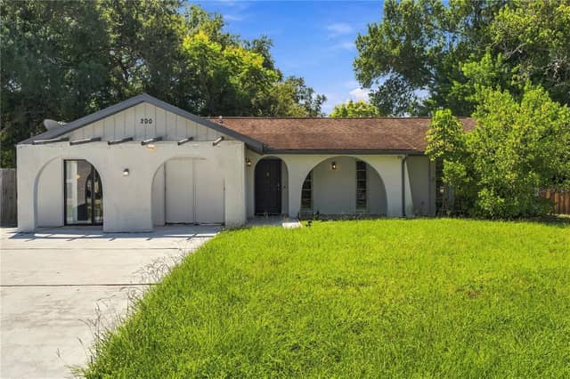 200 TWIN LAKE DR photo