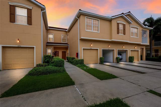 3793 PARKRIDGE CIR #3-105 photo