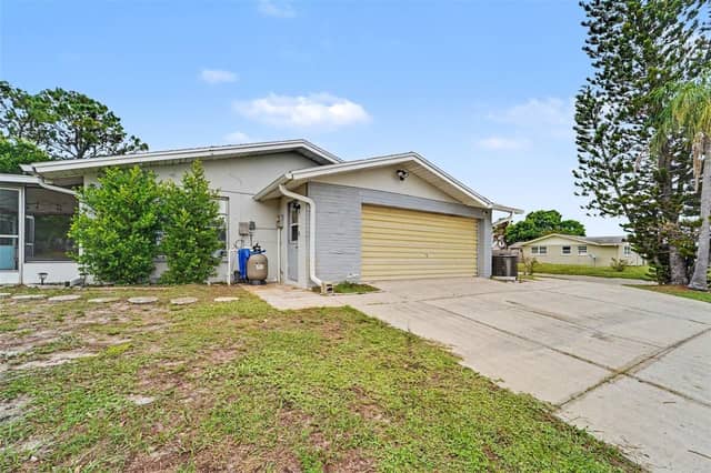 7922 LILAC DR photo