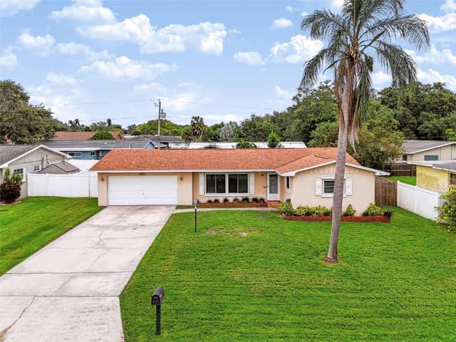1491 HUNT LN photo
