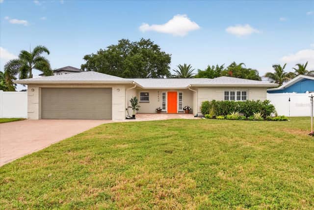 10100 PARADISE BLVD photo
