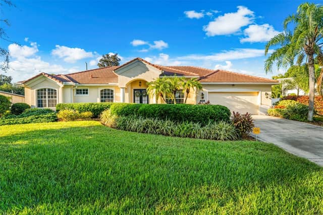 2524 JEFFERSON CIR photo