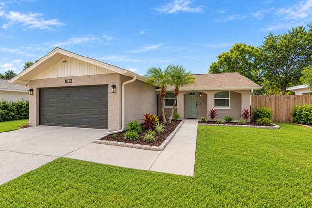 1613 GREENWOOD DR photo