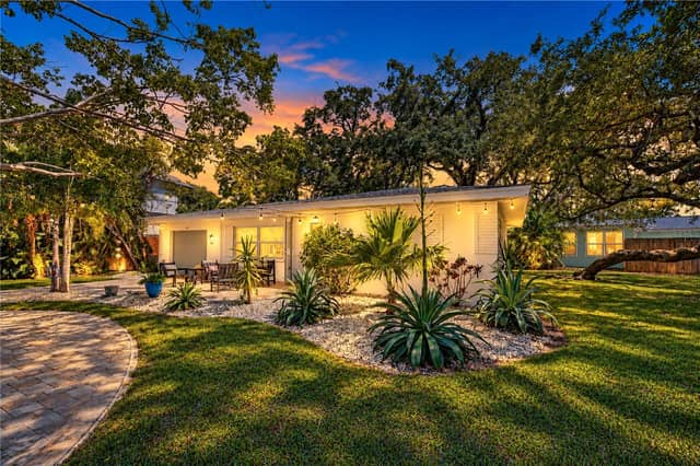 200 LAGOON DR photo