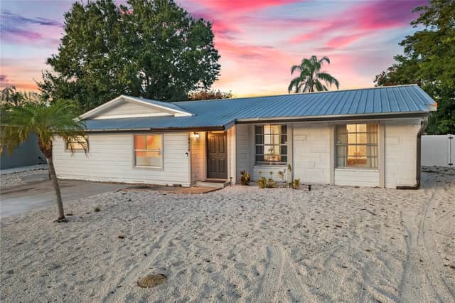4018 SANDPOINTE DR photo