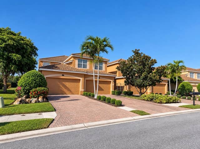 310 WINDING BROOK LN #102 photo