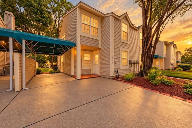 6915 LAKEVIEW CT photo