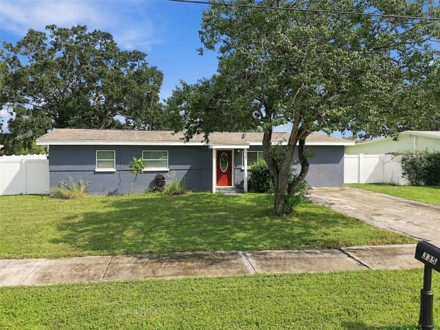 335 COUNTRY CLUB DR photo