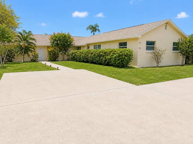 3052 PARK LN photo