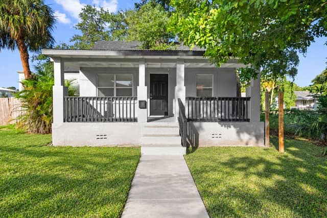 1757 QUEEN ST S photo