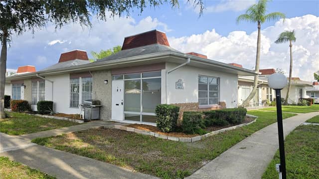 4365 TAHITIAN GARDENS CIR #E photo