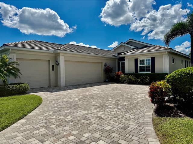 1580 LANCASHIRE DR photo