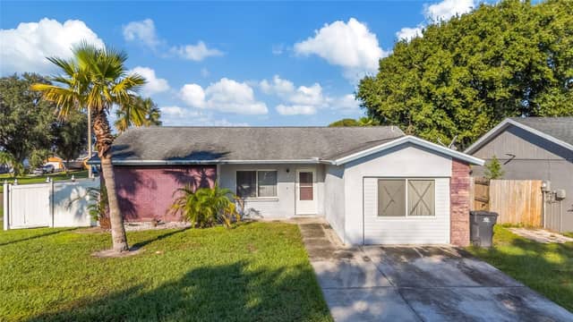 1002 PINE RIDGE CIR photo