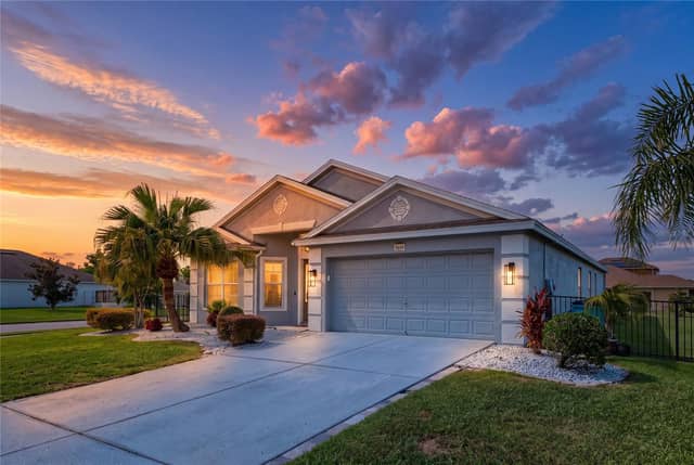 7619 CRESCENT PALM DR photo