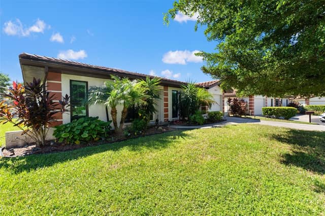 3004 VIVIENDA DR photo
