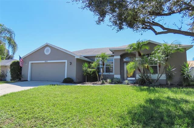 1801 MAPLELEAF BLVD photo