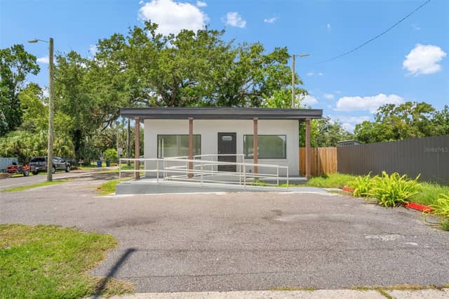 10302 N NEBRASKA AVE photo